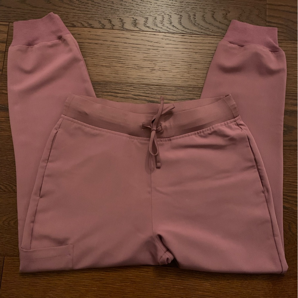 Mandala scrub bottoms. High waisted small petite joggers.